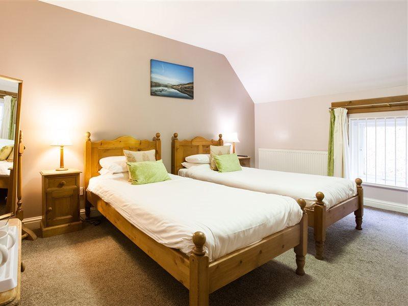 Oyo Ladybower Hotel 3*