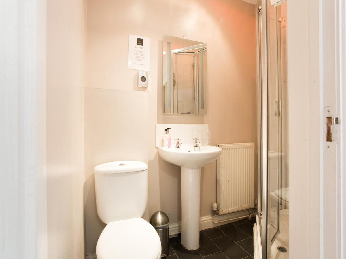 Oyo Ladybower Hotel